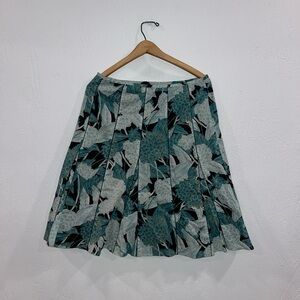 Ann Taylor pleated, botanical plant patterned a-line skirt.